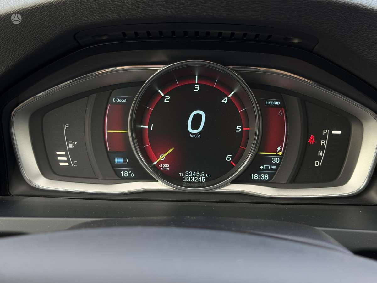 Volvo V60 2014 — photo 40