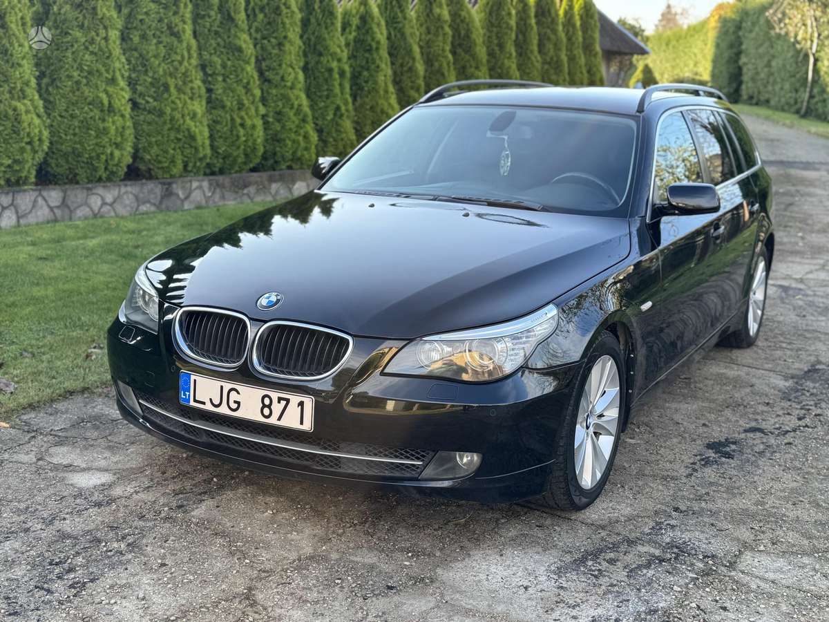 BMW 525 2008 — вигляд ззаду