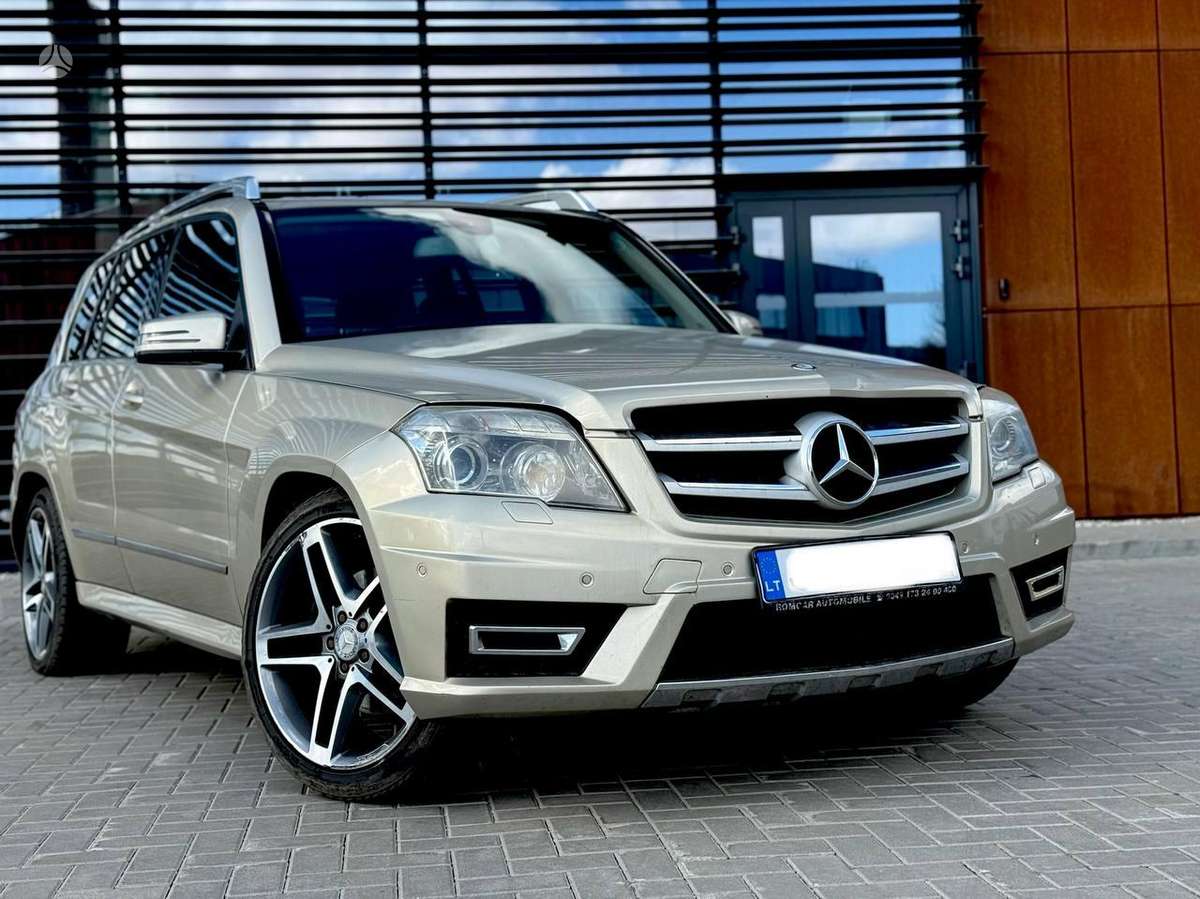Mercedes-Benz GLK220 2011 — вигляд ззаду
