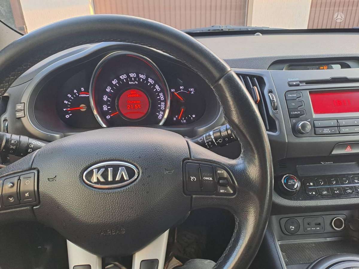Kia Sportage 2011 — photo 10