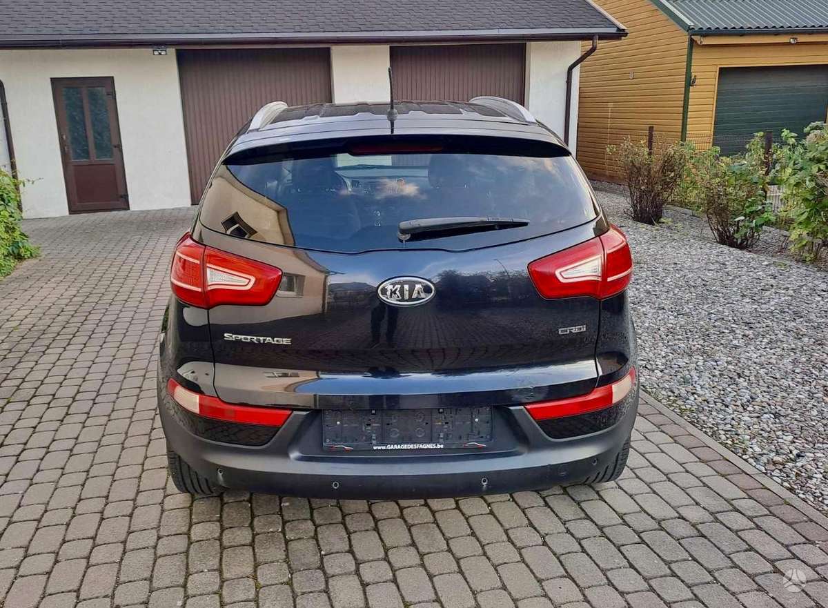 Kia Sportage 2011 — interior