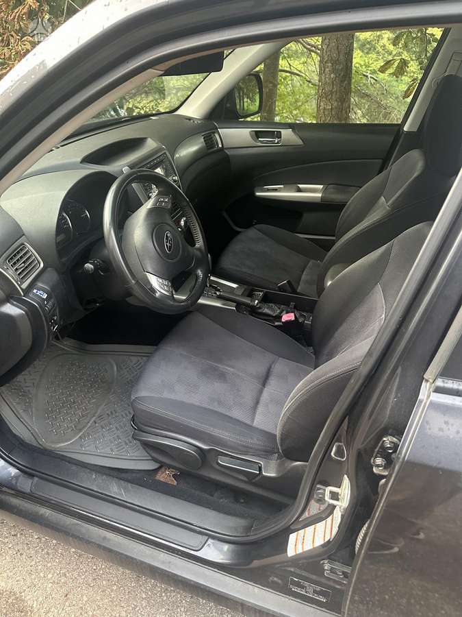 Subaru Forester 2010 — photo 8