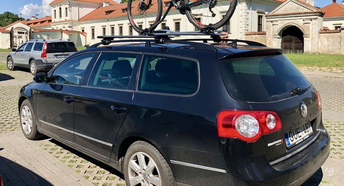 Volkswagen Passat 2009 — вигляд ззаду