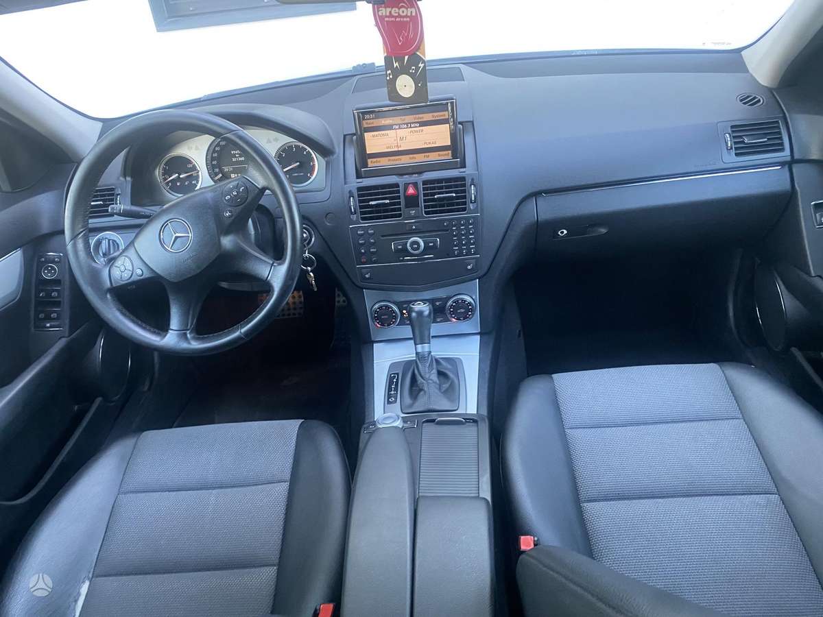Mercedes-Benz C320 2009 — photo 10