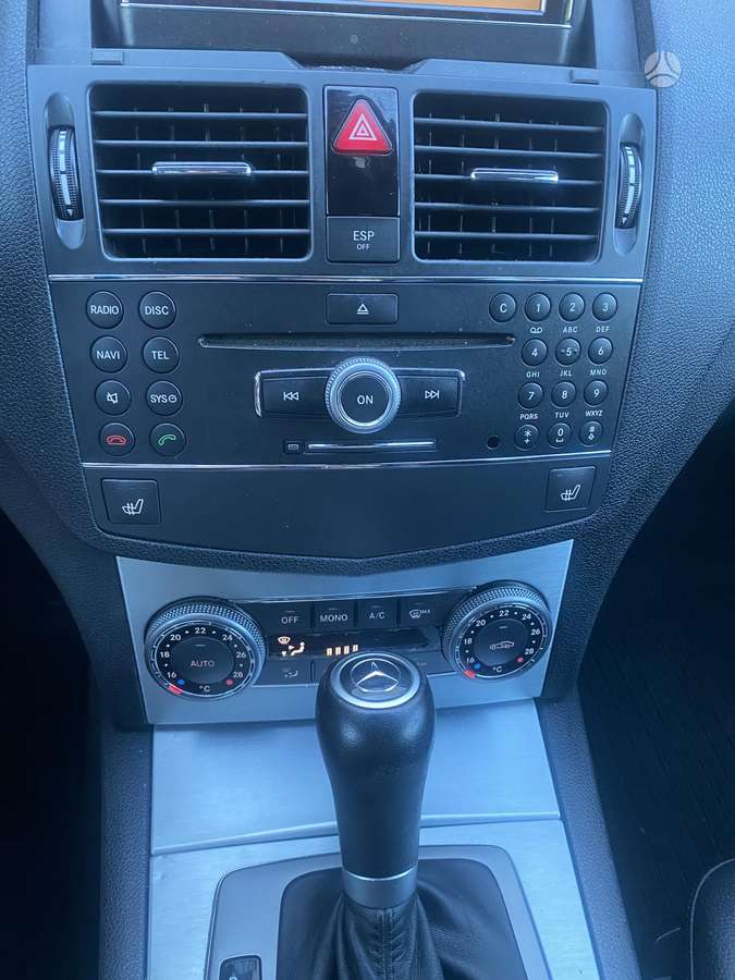 Mercedes-Benz C320 2009 — photo 14