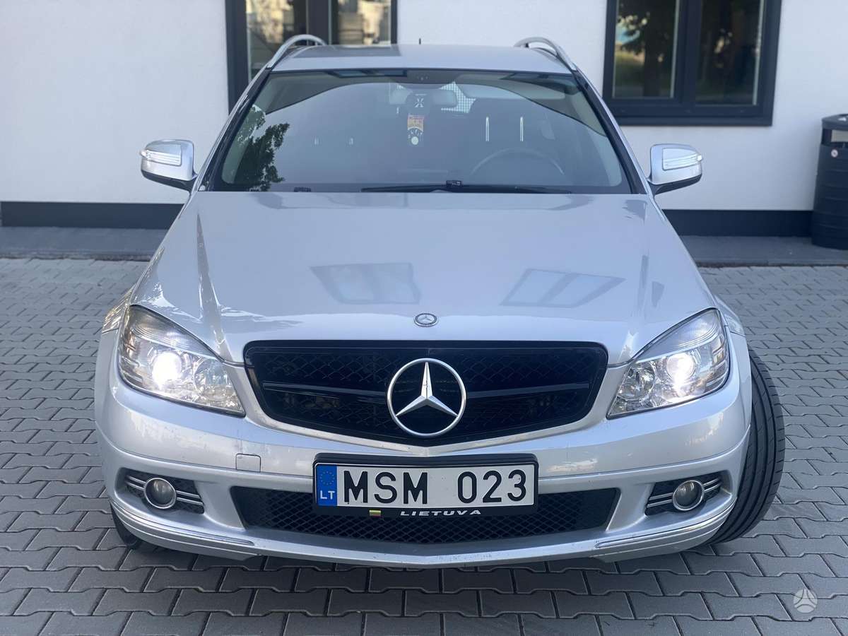 Mercedes-Benz C320 2009 — rear view