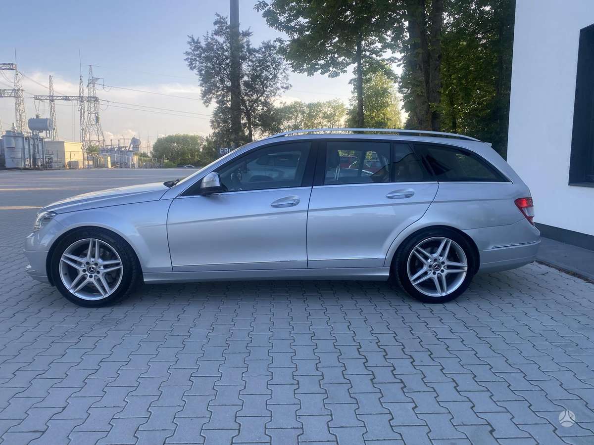 Mercedes-Benz C320 2009 — engine 2987 cm³, 224 HP (165kW)