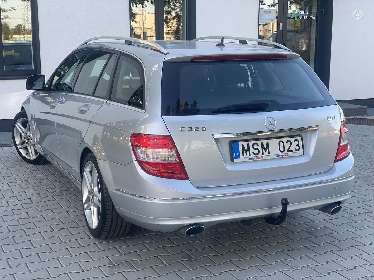 Mercedes-Benz C320 2009 — photo 5
