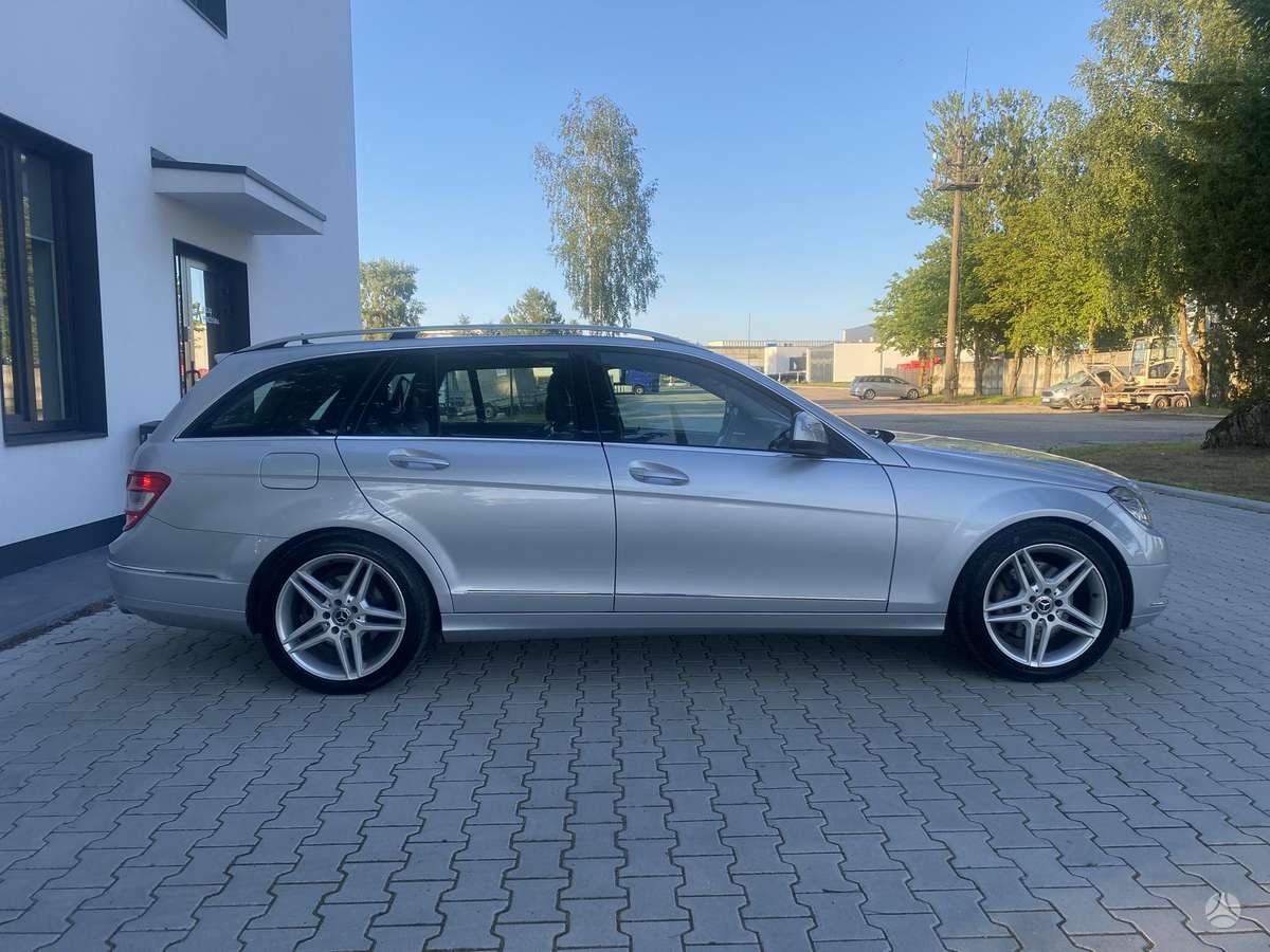 Mercedes-Benz C320 2009 — photo 6