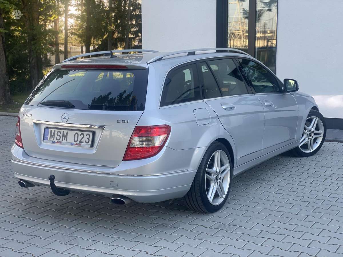 Mercedes-Benz C320 2009 — photo 8