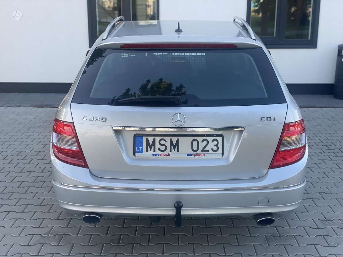 Mercedes-Benz C320 2009 — photo 9
