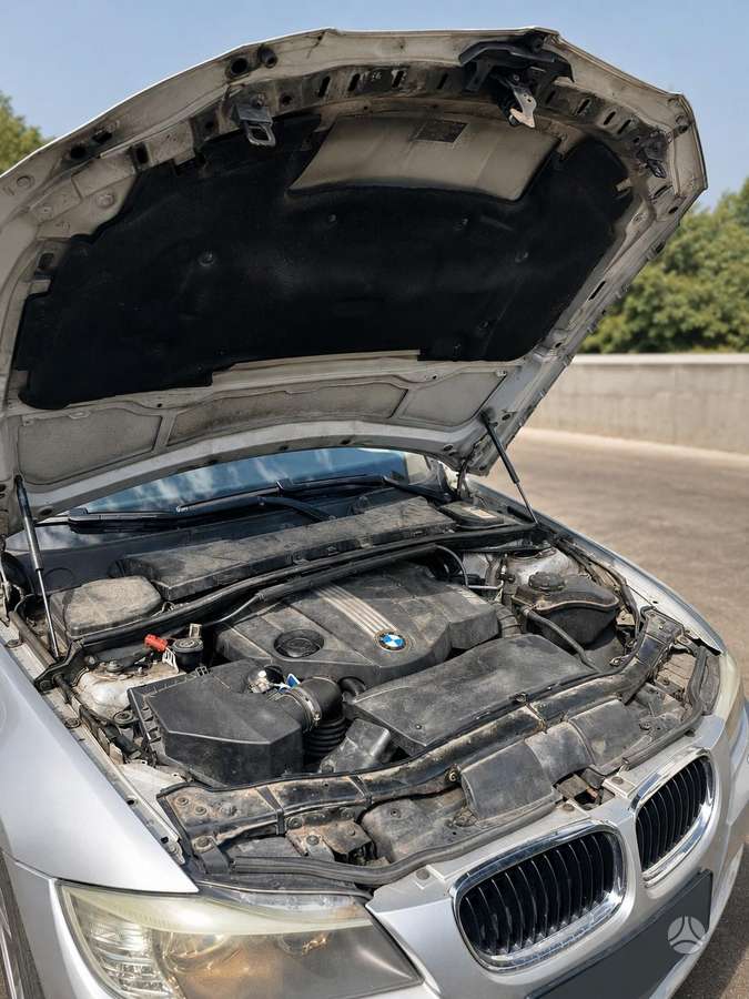 BMW 320 2009 — двигун 1995 cm³, 177 HP (130kW)