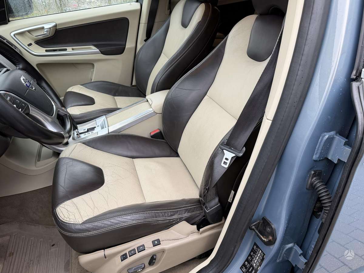 Volvo XC60 2011 — photo 10