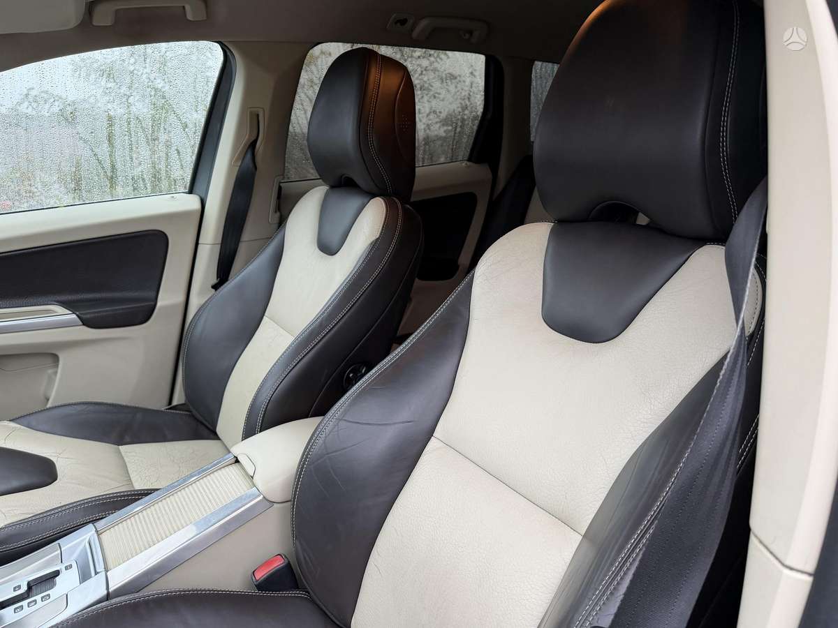 Volvo XC60 2011 — photo 11