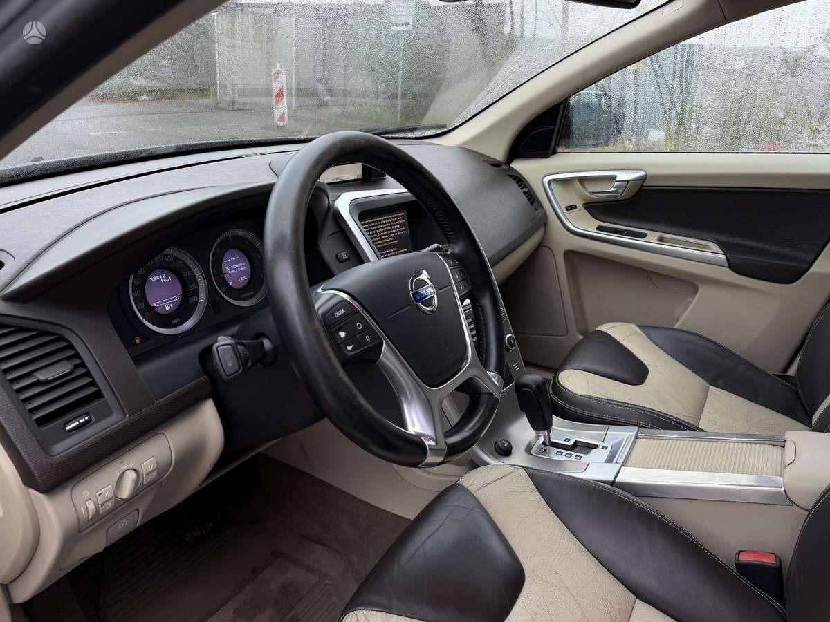 Volvo XC60 2011 — photo 12