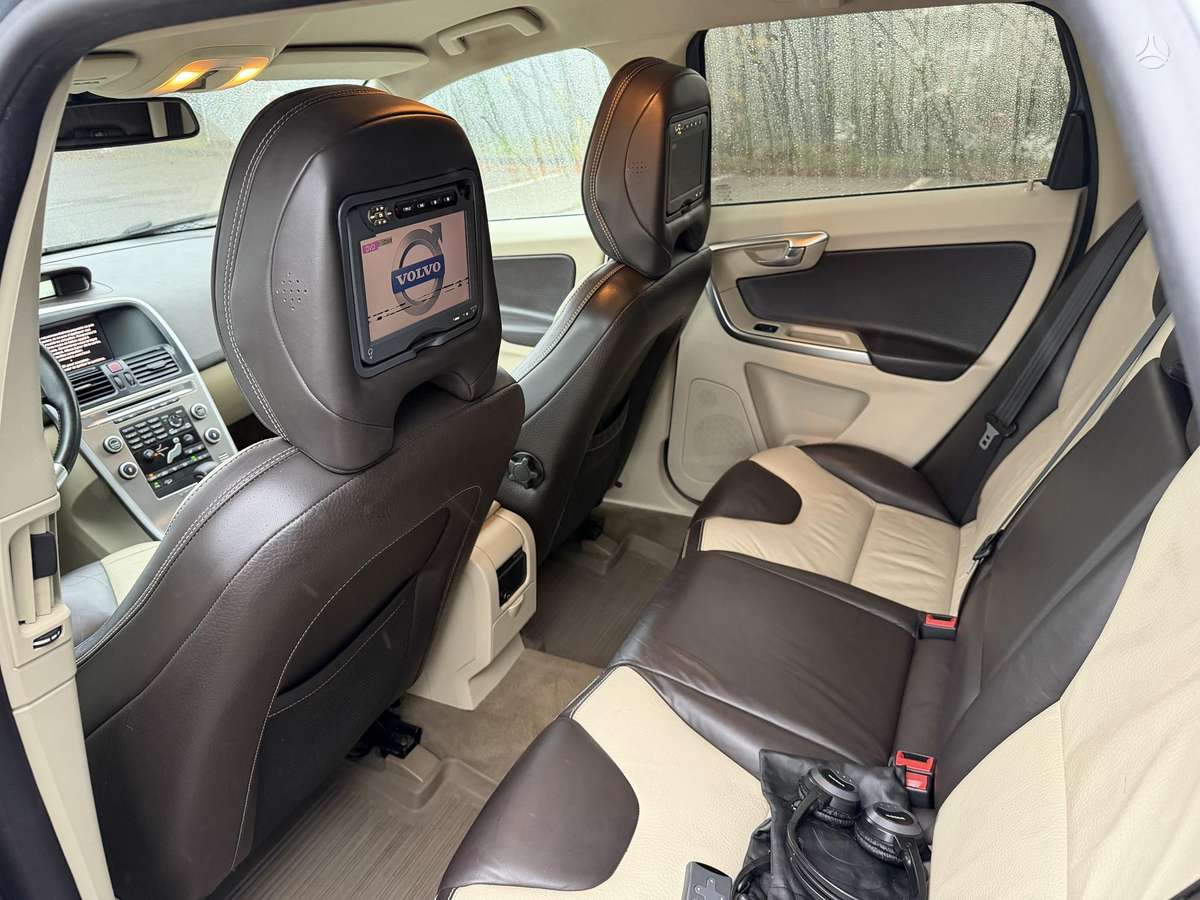 Volvo XC60 2011 — photo 13
