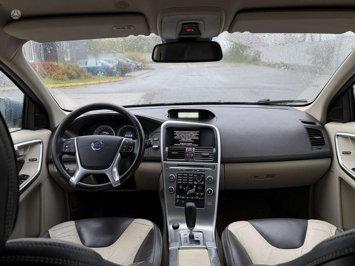 Volvo XC60 2011 — photo 19