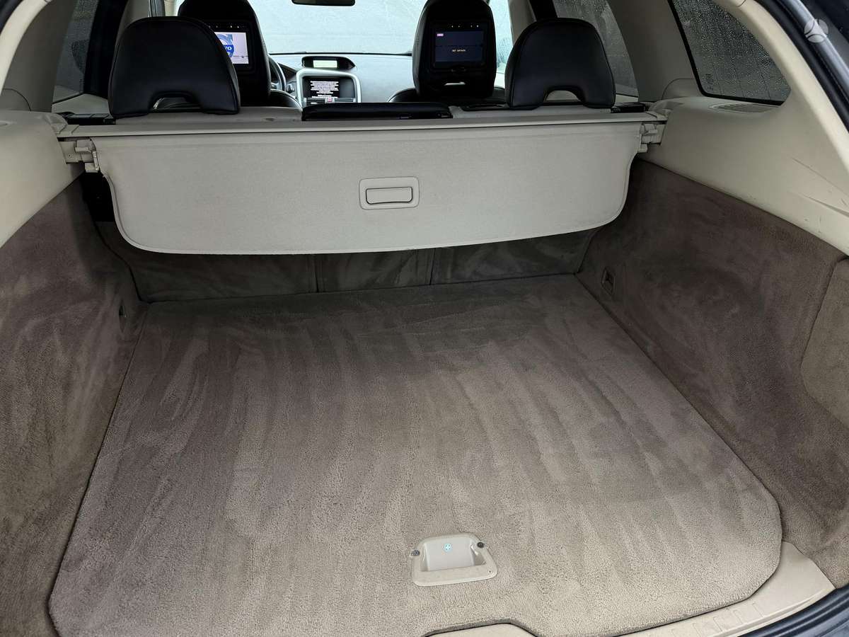 Volvo XC60 2011 — photo 23