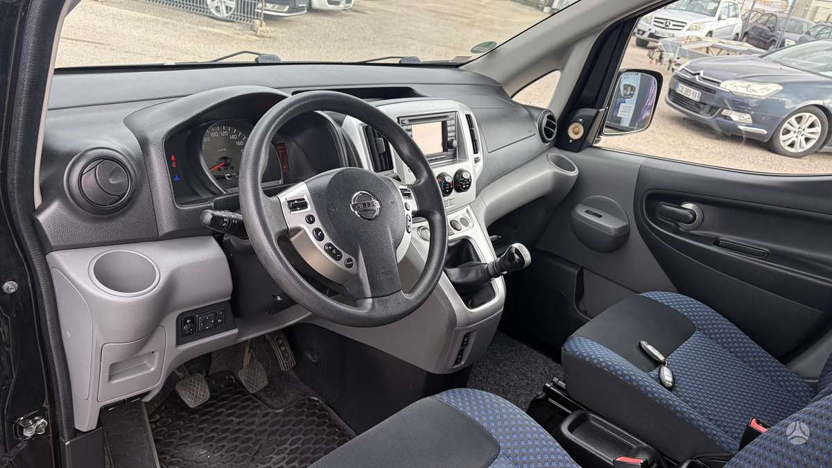 Nissan NV200 2015 — photo 11
