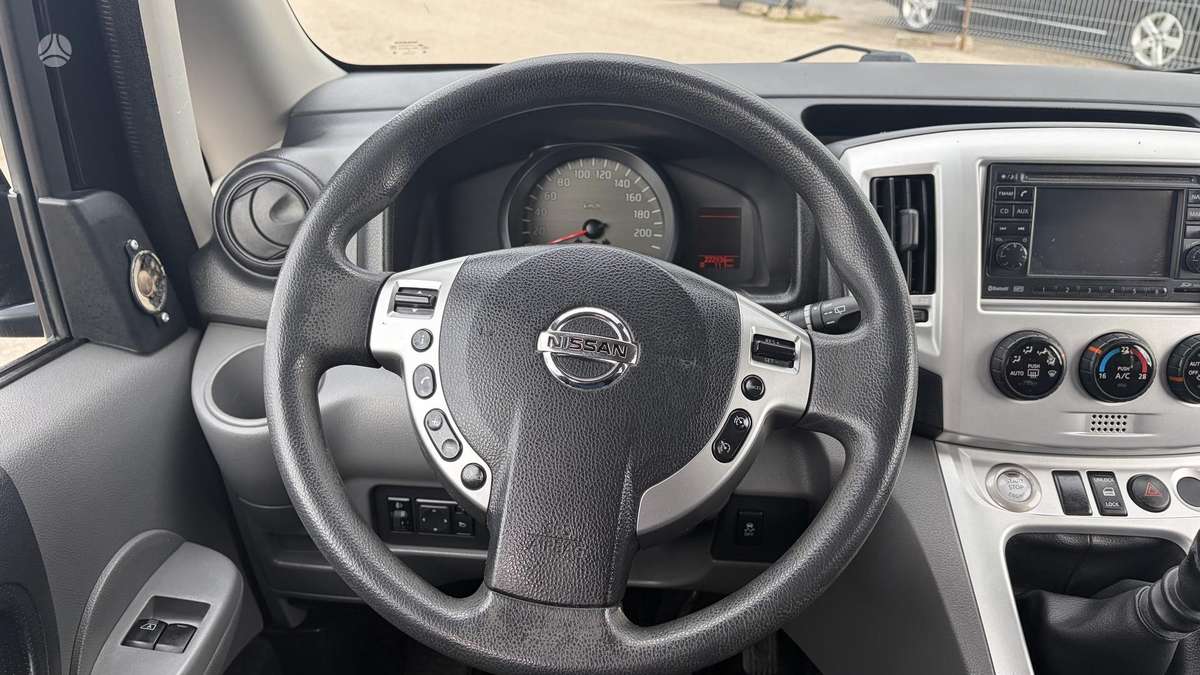 Nissan NV200 2015 — photo 17