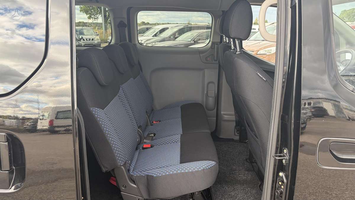 Nissan NV200 2015 — photo 18