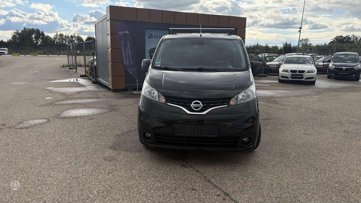 Nissan NV200 2015 — interior