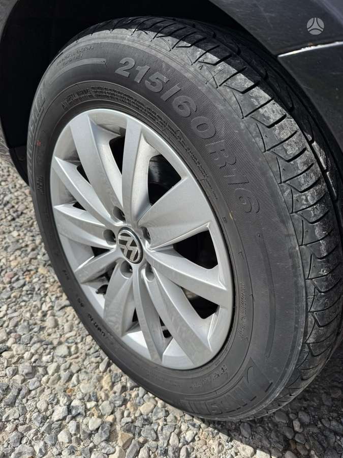 Volkswagen Passat 2011 — photo 11