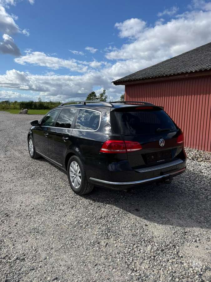 Volkswagen Passat 2011 — photo 13