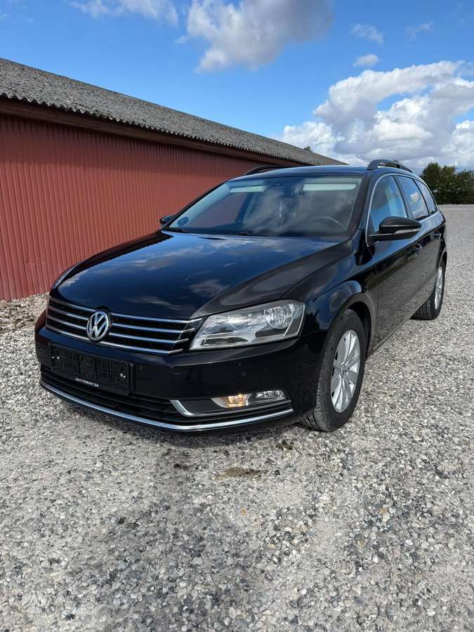 Volkswagen Passat 2011 — photo 16