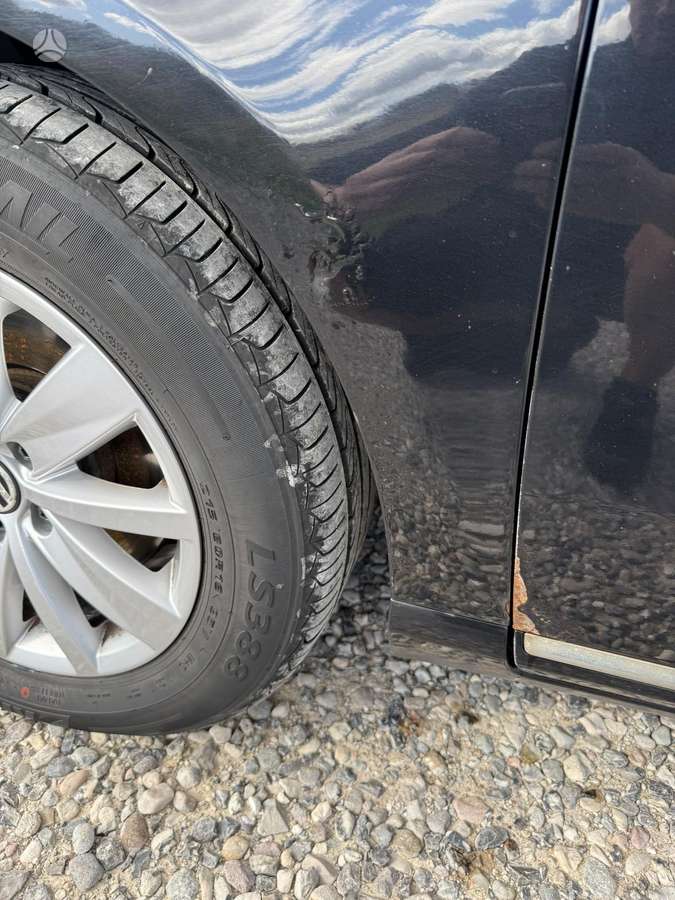 Volkswagen Passat 2011 — photo 17