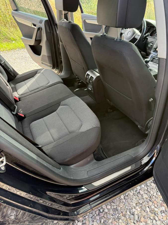 Volkswagen Passat 2011 — photo 19