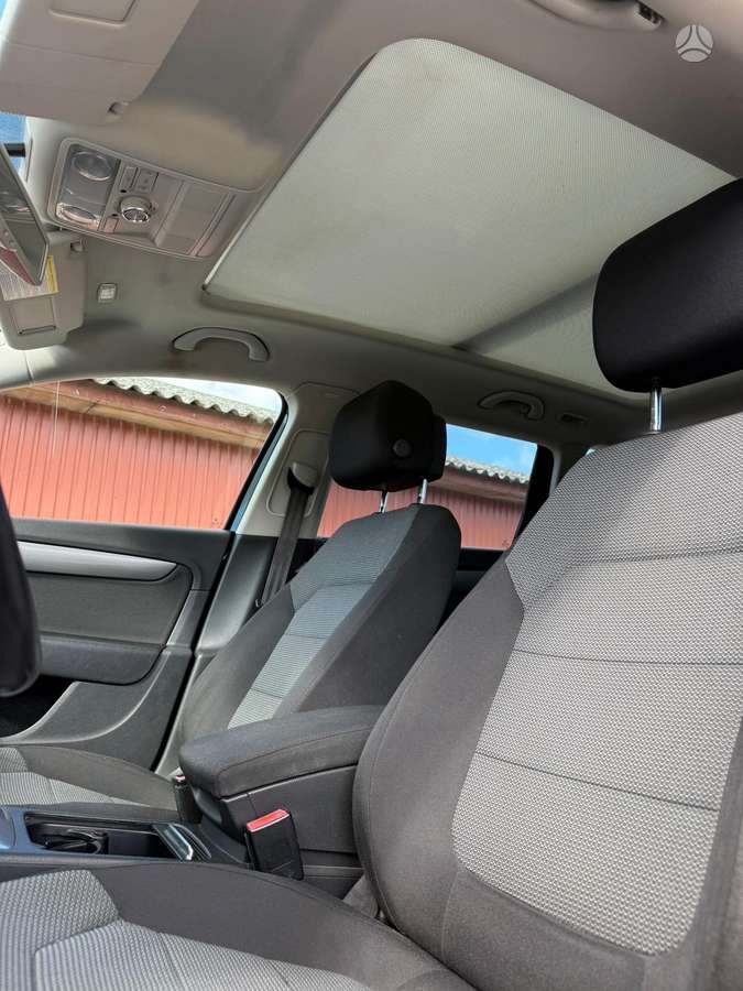 Volkswagen Passat 2011 — photo 21