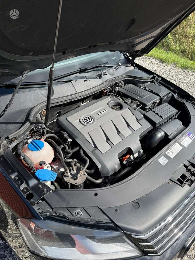 Volkswagen Passat 2011 — photo 6