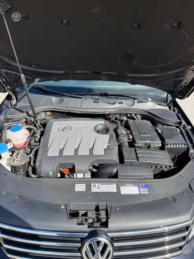 Volkswagen Passat 2011 — photo 7