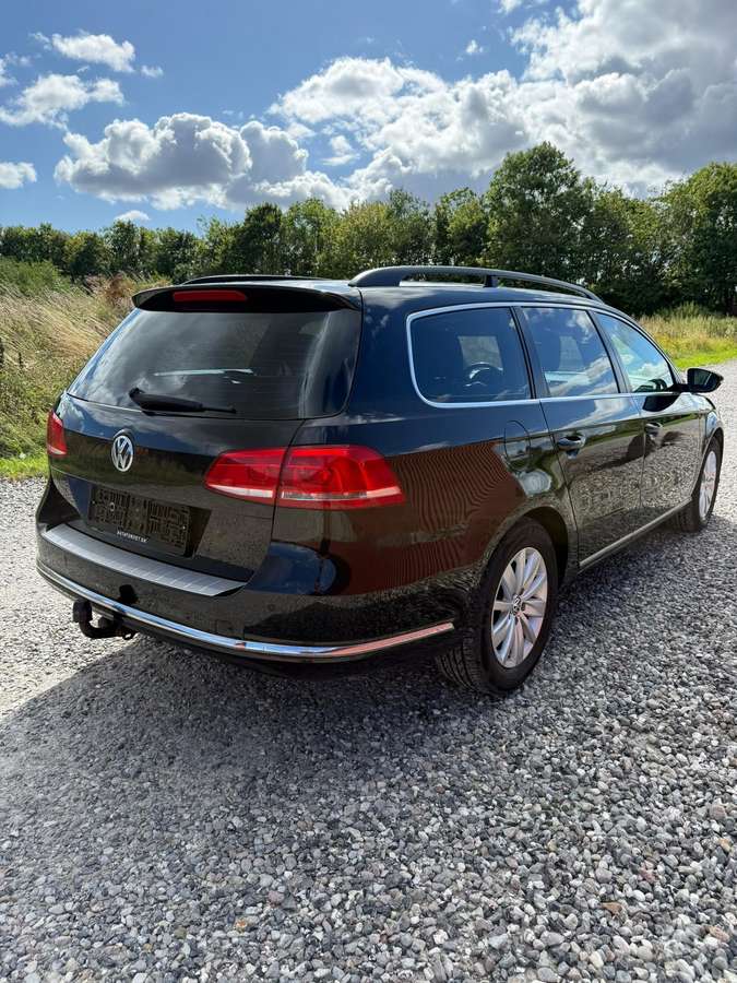 Volkswagen Passat 2011 — photo 9