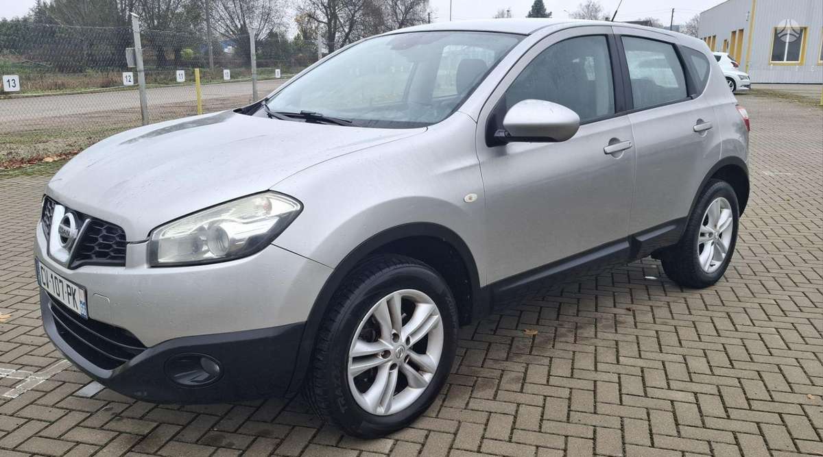 Nissan Qashqai 2010 — вигляд ззаду
