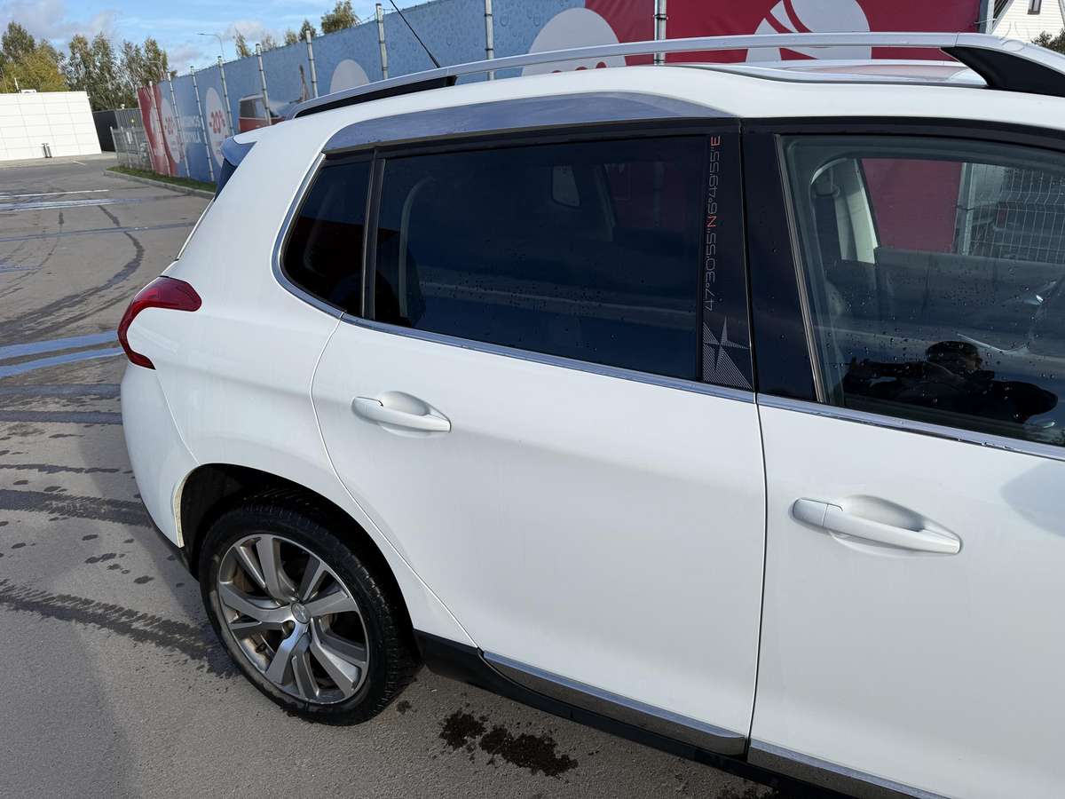 Peugeot 2008 2015 — photo 10