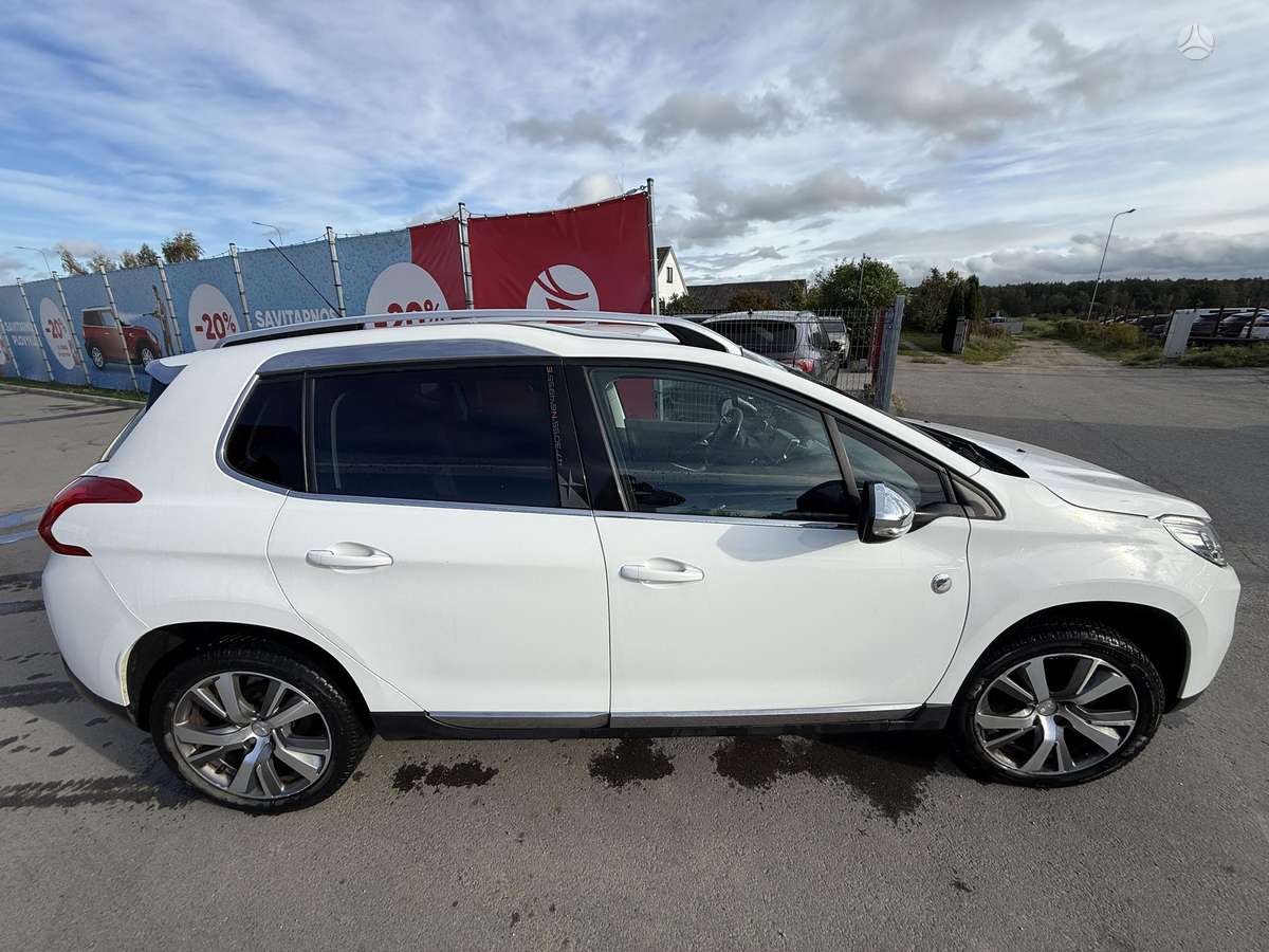 Peugeot 2008 2015 — photo 12