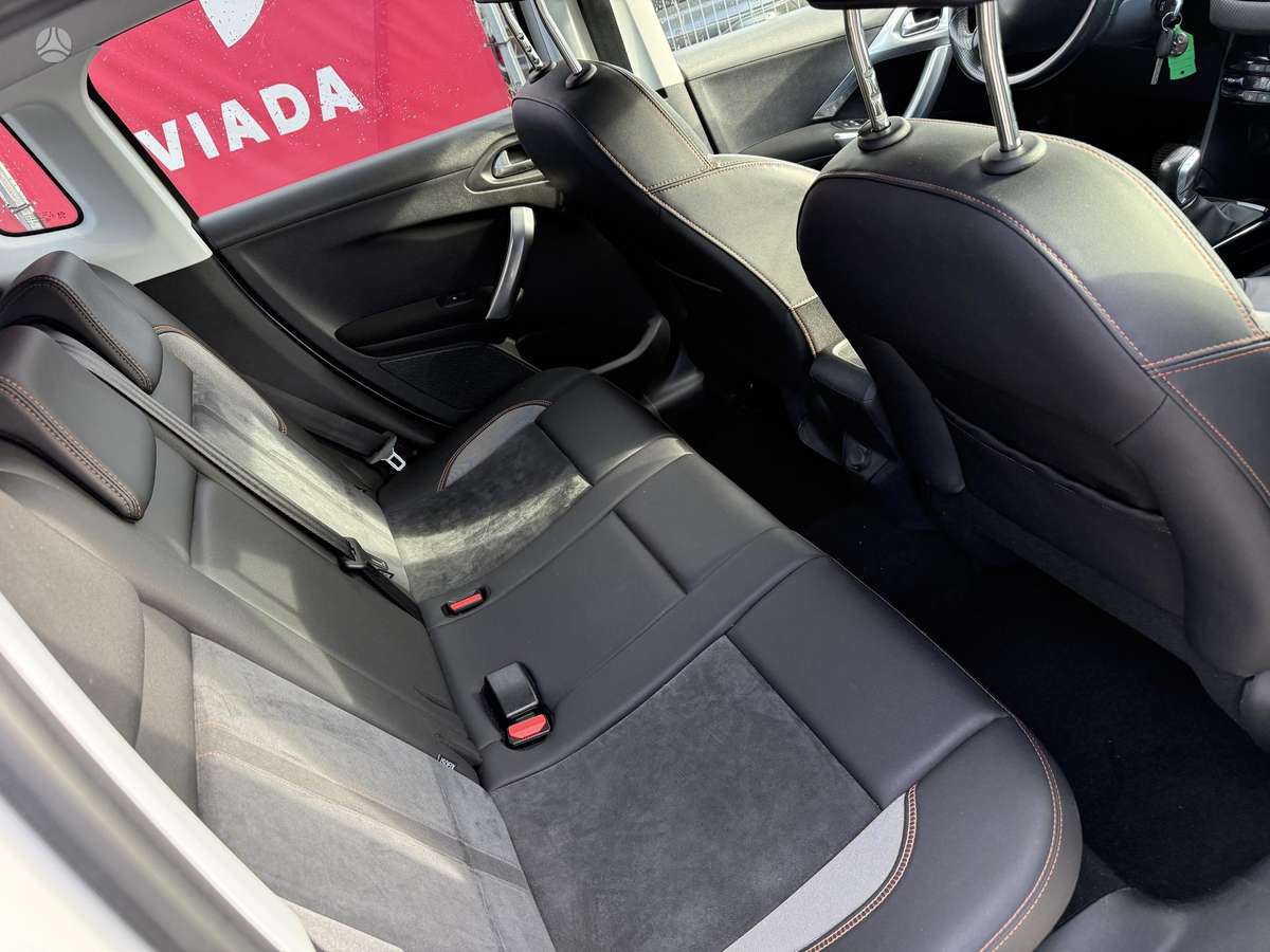 Peugeot 2008 2015 — photo 14
