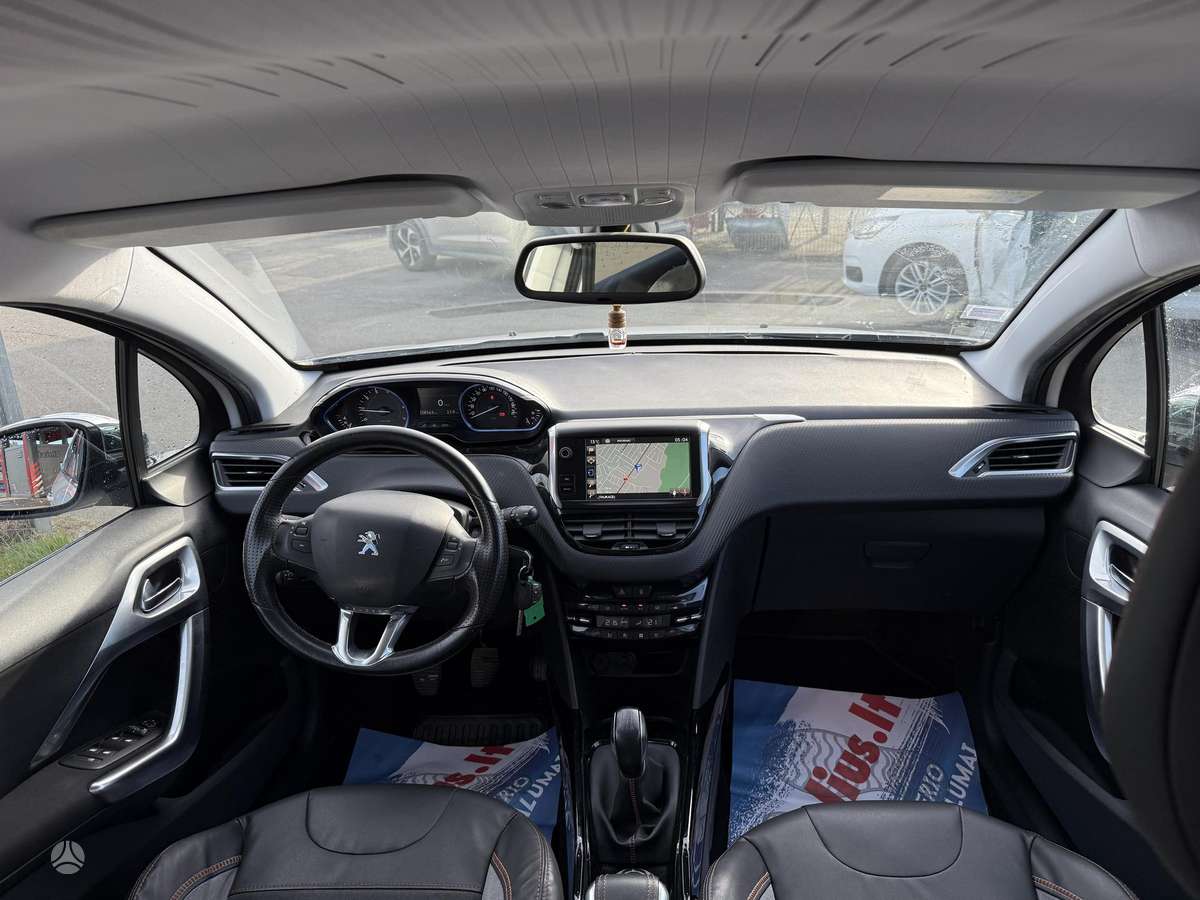 Peugeot 2008 2015 — photo 15