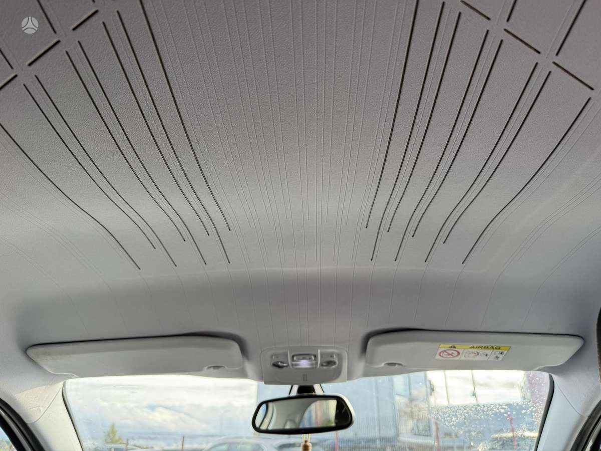 Peugeot 2008 2015 — photo 16