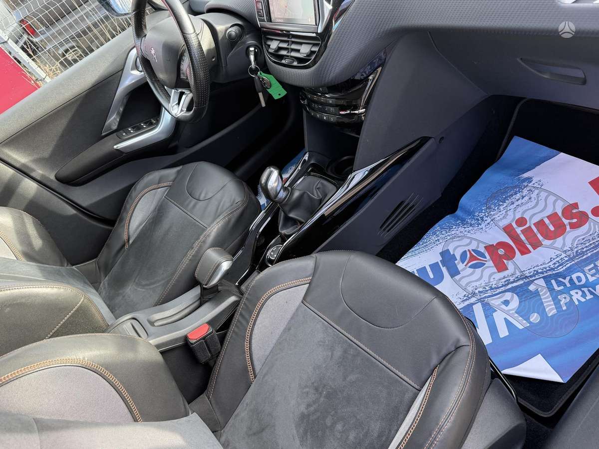 Peugeot 2008 2015 — photo 17