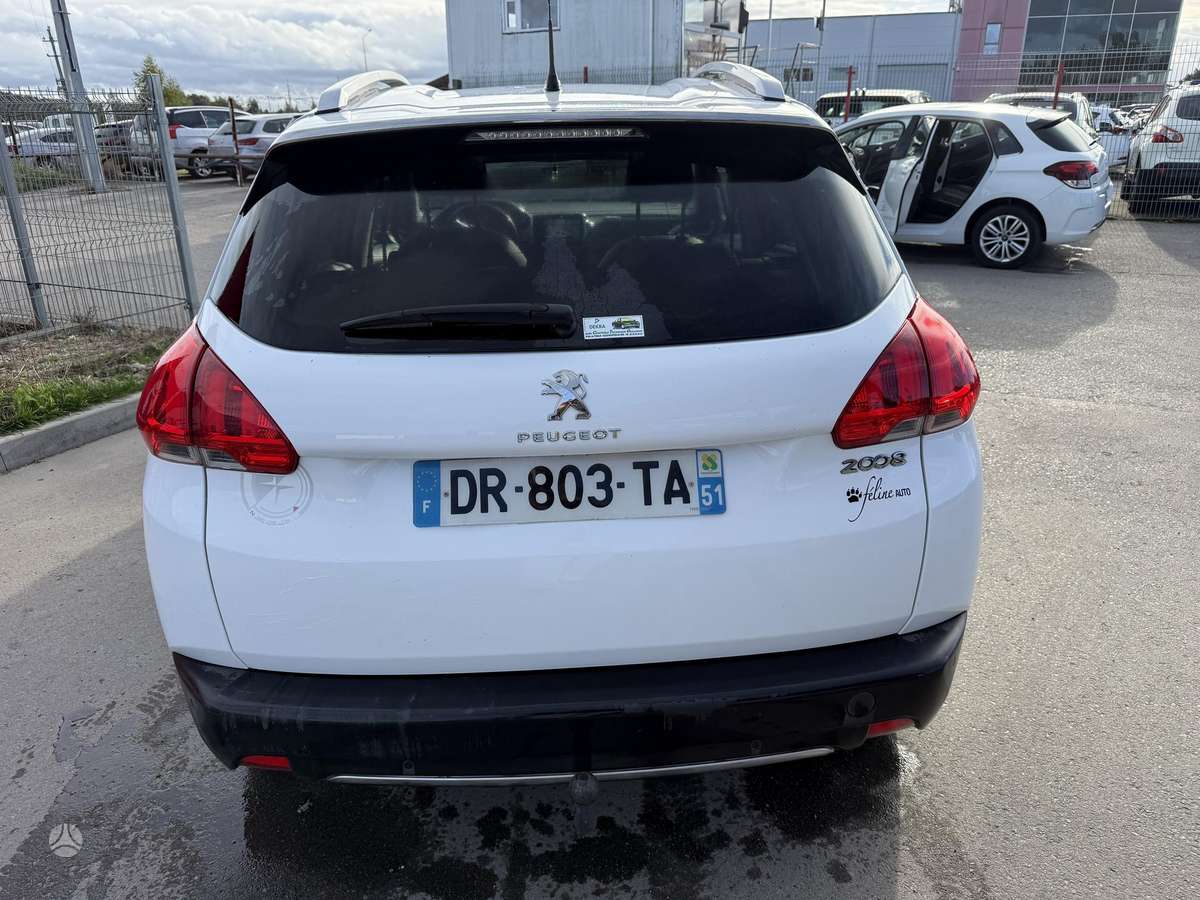 Peugeot 2008 2015 — photo 8