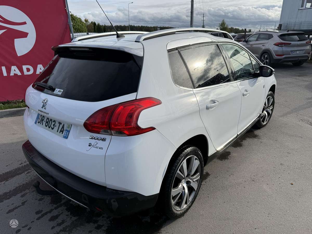 Peugeot 2008 2015 — photo 9