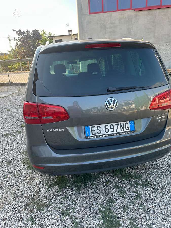 Volkswagen Sharan 2013 — rear view