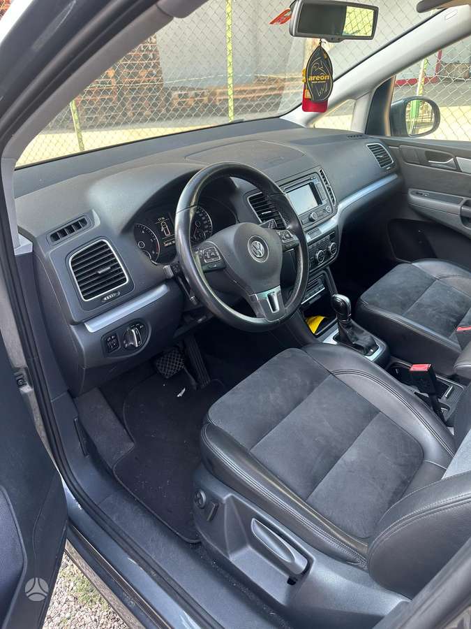 Volkswagen Sharan 2013 — interior