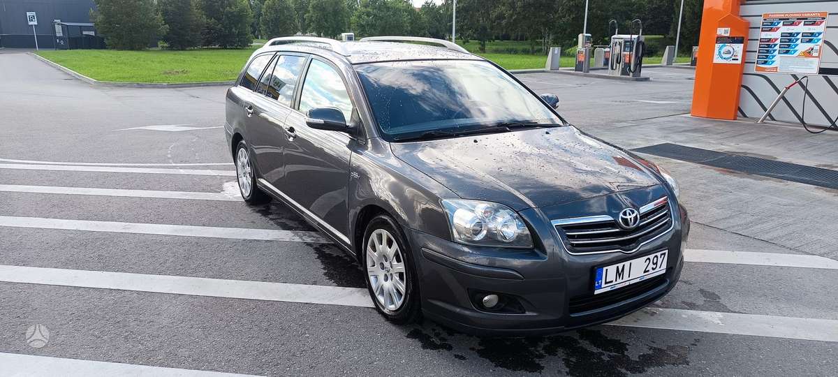 Toyota Avensis 2007 — interior