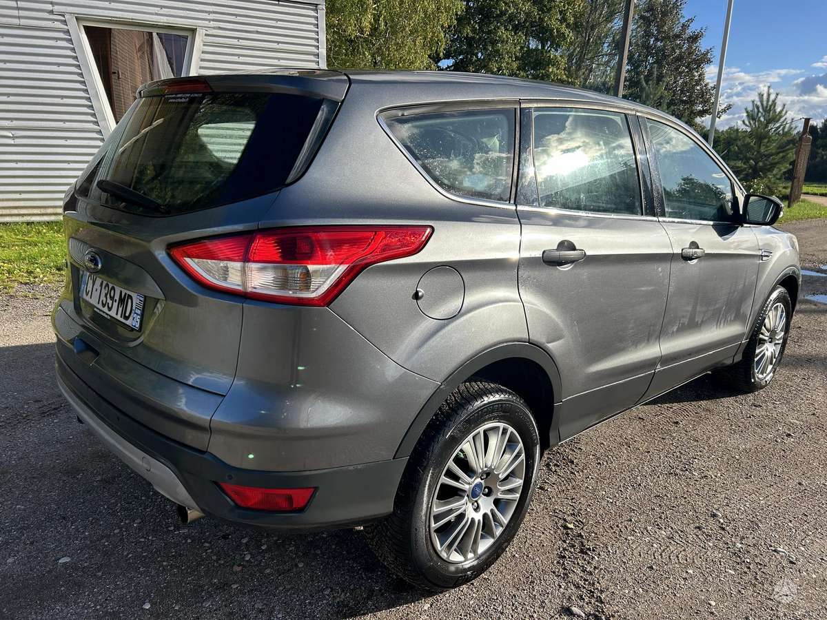 Ford Kuga 2013 — interior