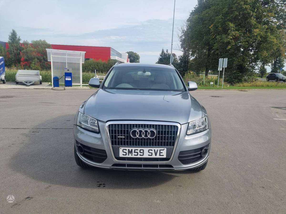 Audi Q5 2009 — салон