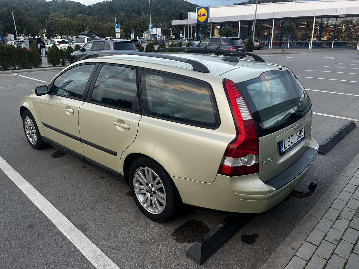 Volvo V50 2006 — салон